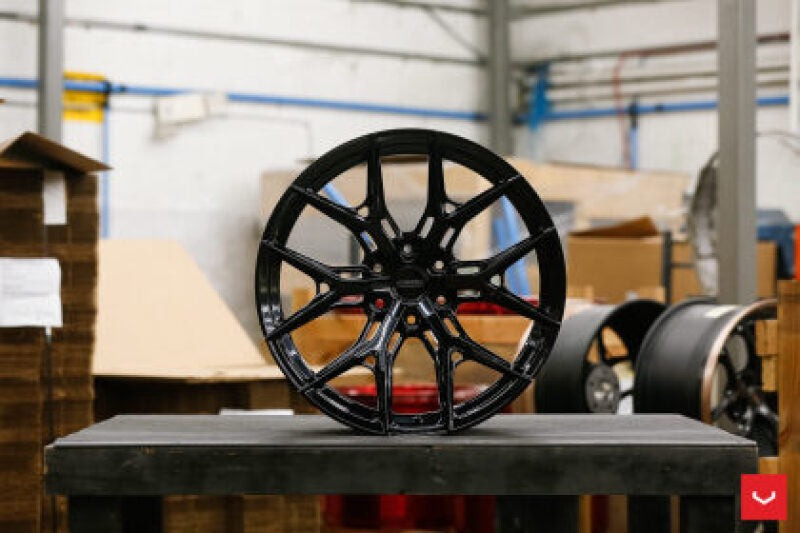 Vossen HF6-4 - 20x9 - 8x180 - ET18 - Super Deep Face - 124.3 - Gloss Black Wheel
