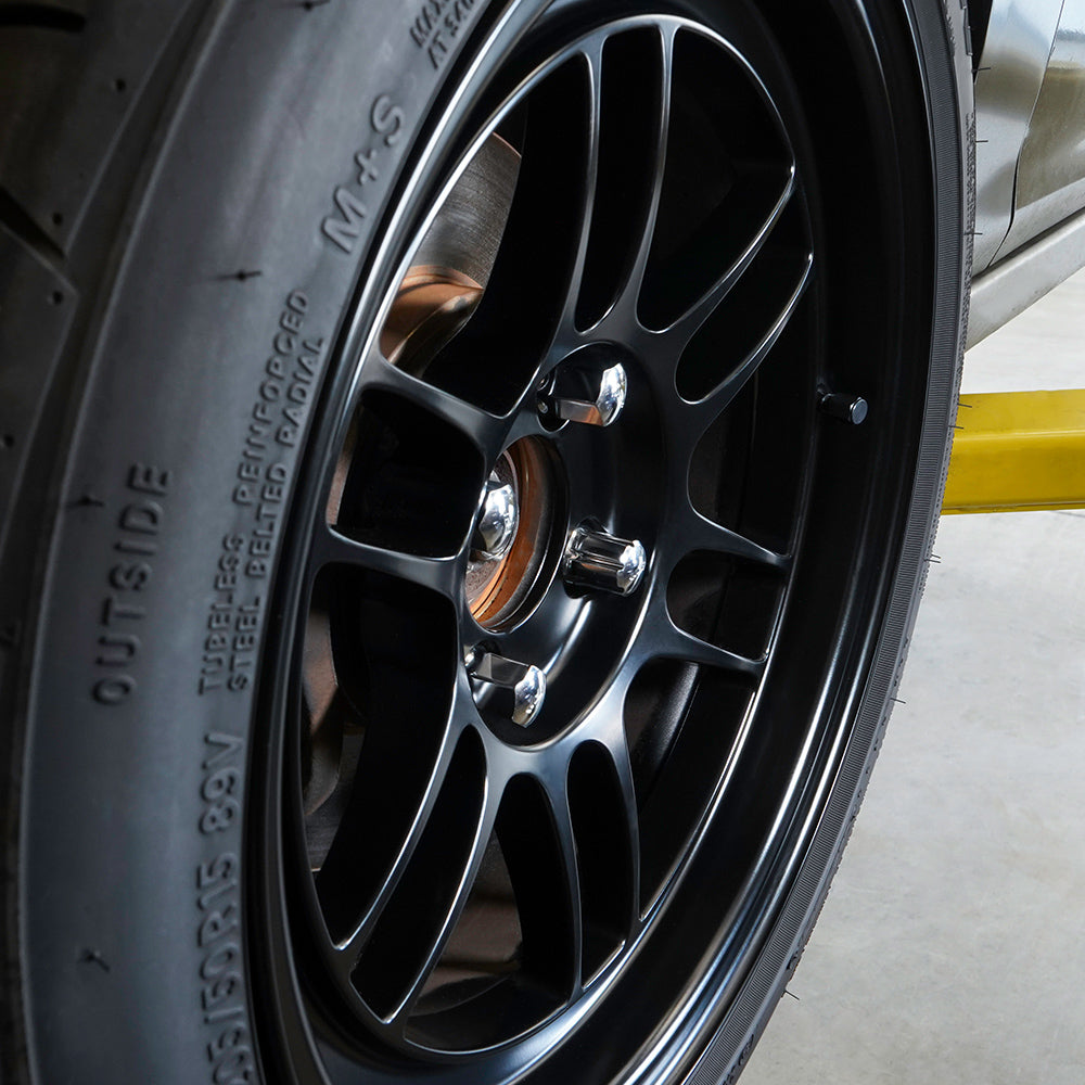 Lug Nuts Chrome w/ Lock Key