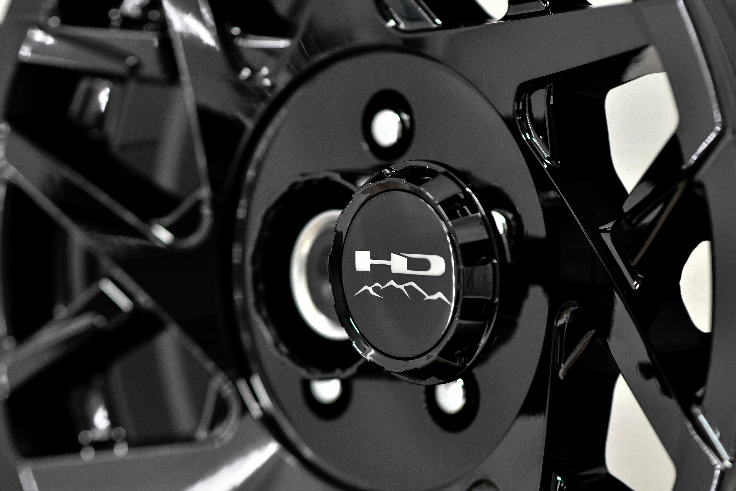 ( 5-LUG ) PUSH THROUGH HD TRAILER WHEEL CENTER CAPS